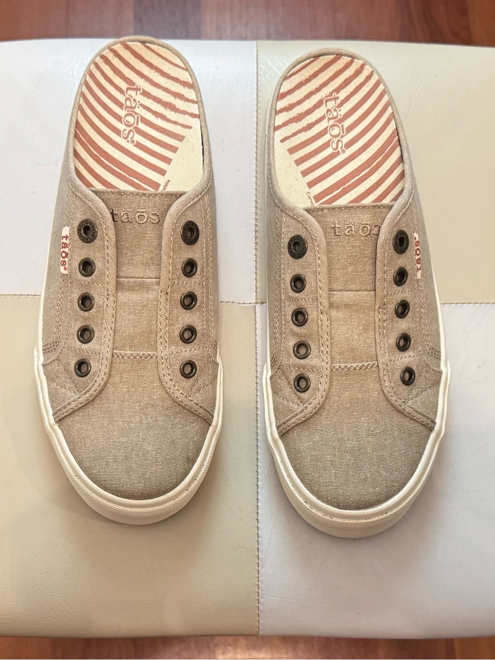 Taos Footwear Women’s Canvas Slip-On Sneakers in Beige Size 10